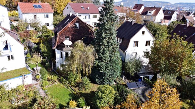 "Provisionfrei für Kaeufer, Kapitalanlage: Charmantes Haus mit Garten nahe Bildungseinrichtungen!"